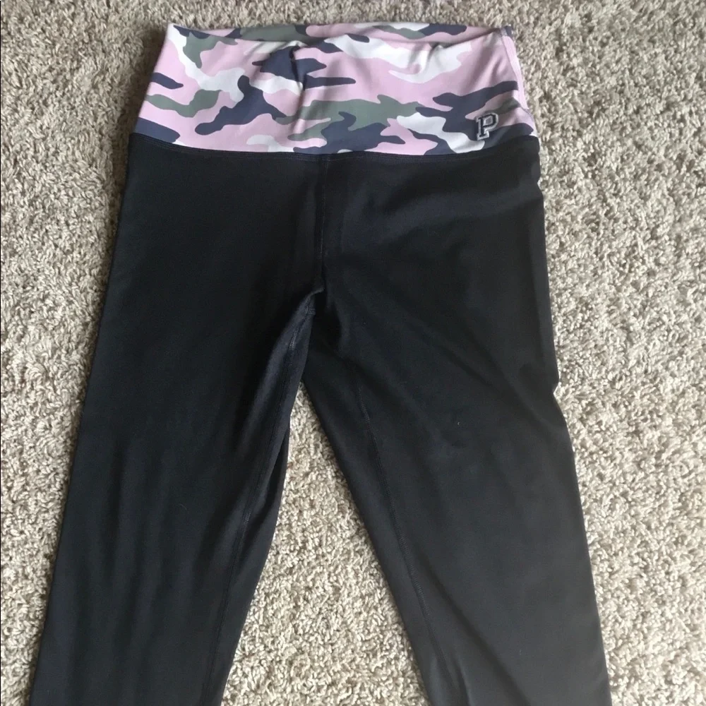 PINK Victoria's Secret Pink Camo Sports Bra & Black Leggings Set - Picture 3 of 5